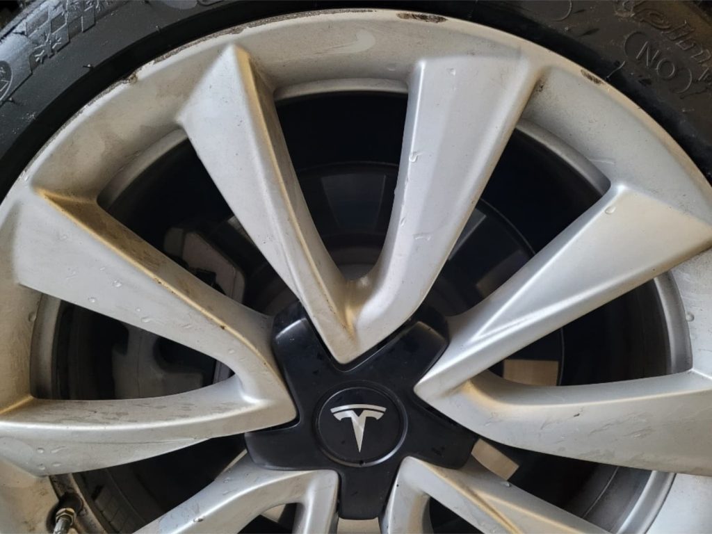 Tesla-velg-voor